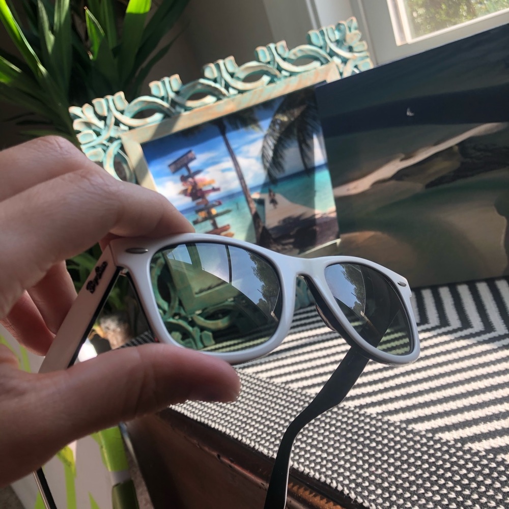 Black and White Ray Ban Wayfarers